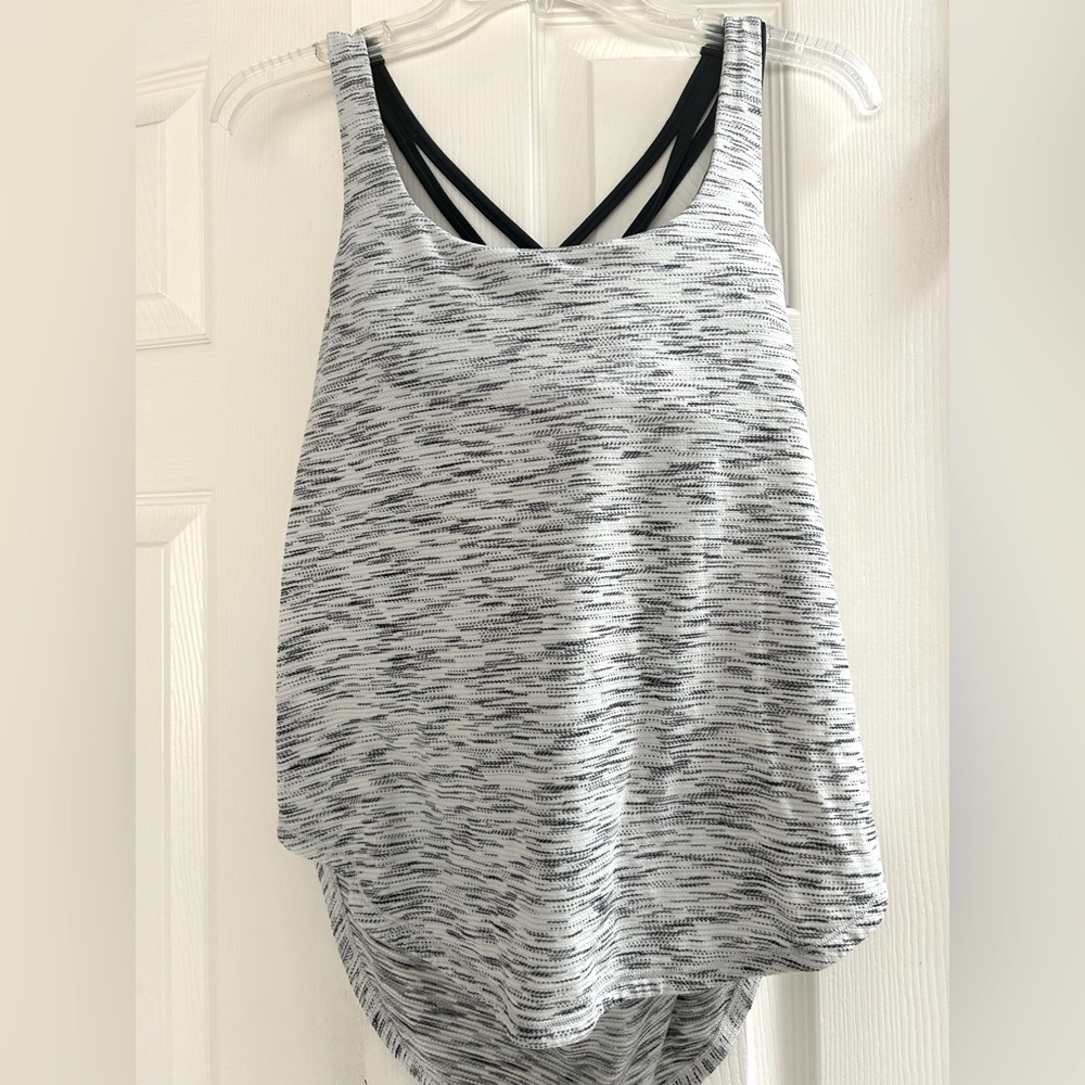 Women's Lululemon Black and White Strappy Workout Tank Top With Built-In Bra